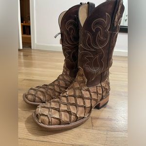 Selling some fish skin boots